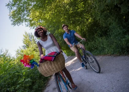 Quels sont les bons réflexes pour prévenir les blessures périnéales à vélo ?